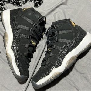 JORDAN 11s